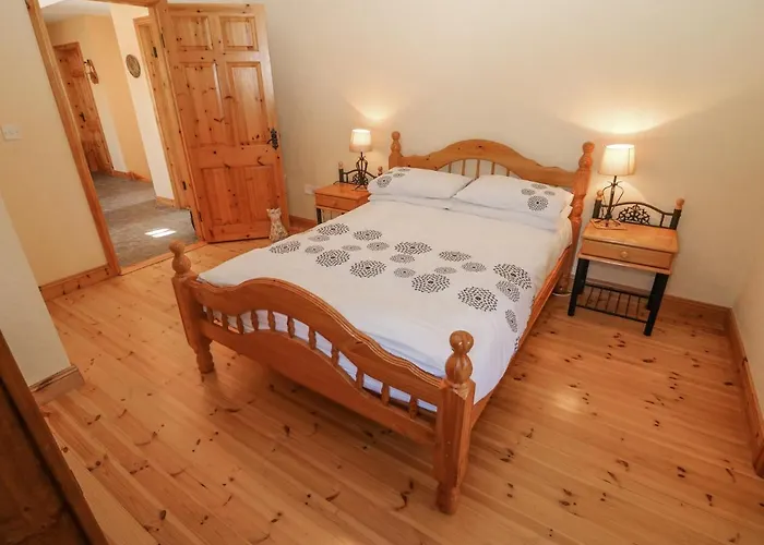 Bluebell House And Gardens Hébergement de vacances Rossbrin