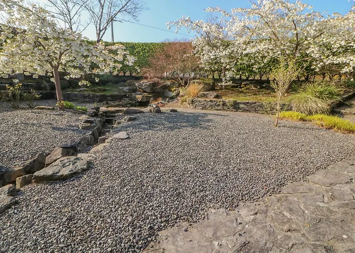 Bluebell House And Gardens *